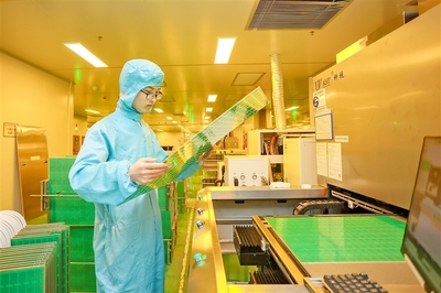 睿杰鑫电子铆足干劲忙生产，今年通讯设备产值预计突破8亿元